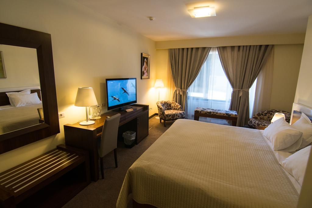 Boutique Hotel Kotoni Tirana Eksteriør billede