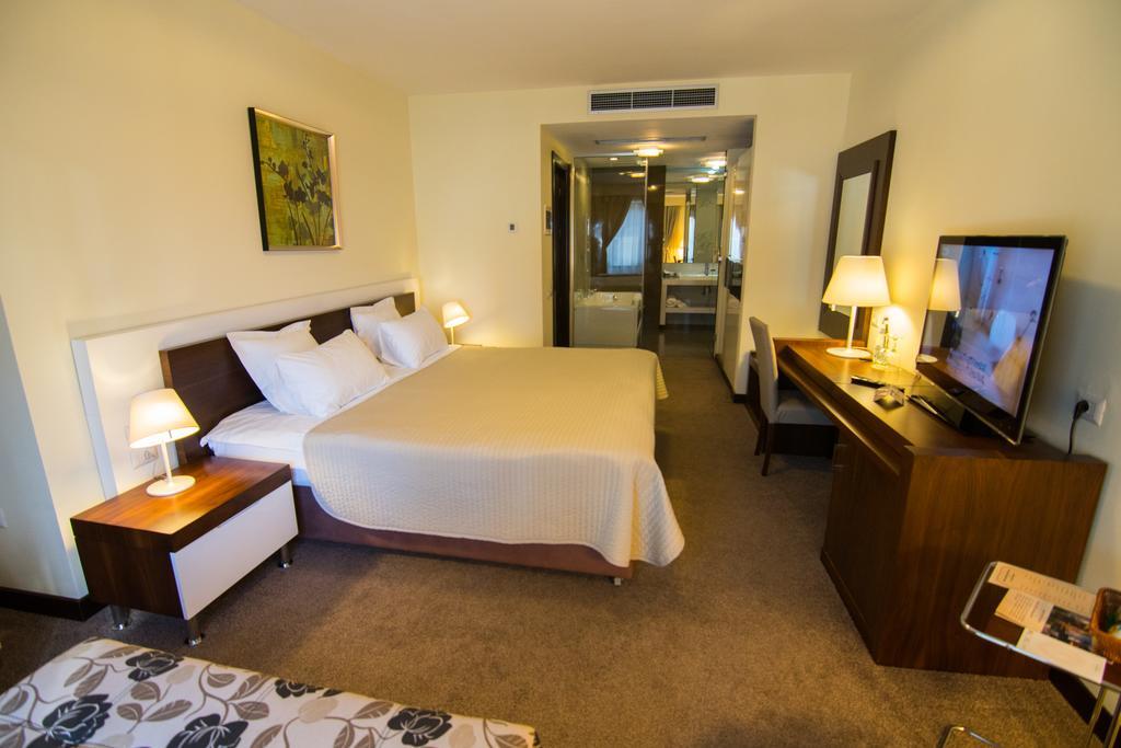 Boutique Hotel Kotoni Tirana Eksteriør billede